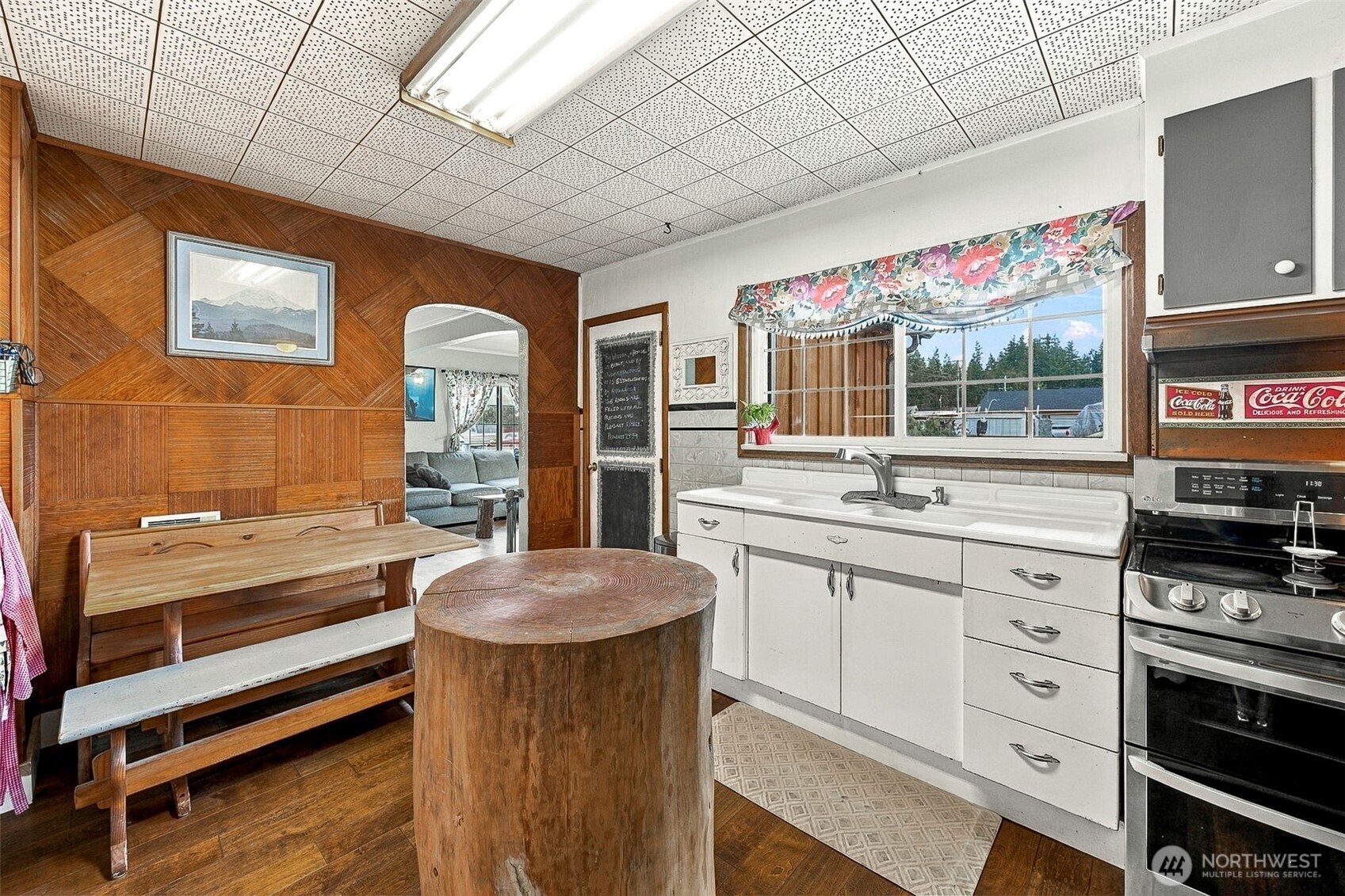 300 Standford Avenue Property Photo 9