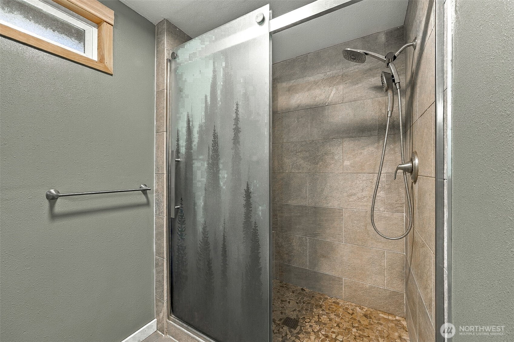 300 Standford Avenue Property Photo 13