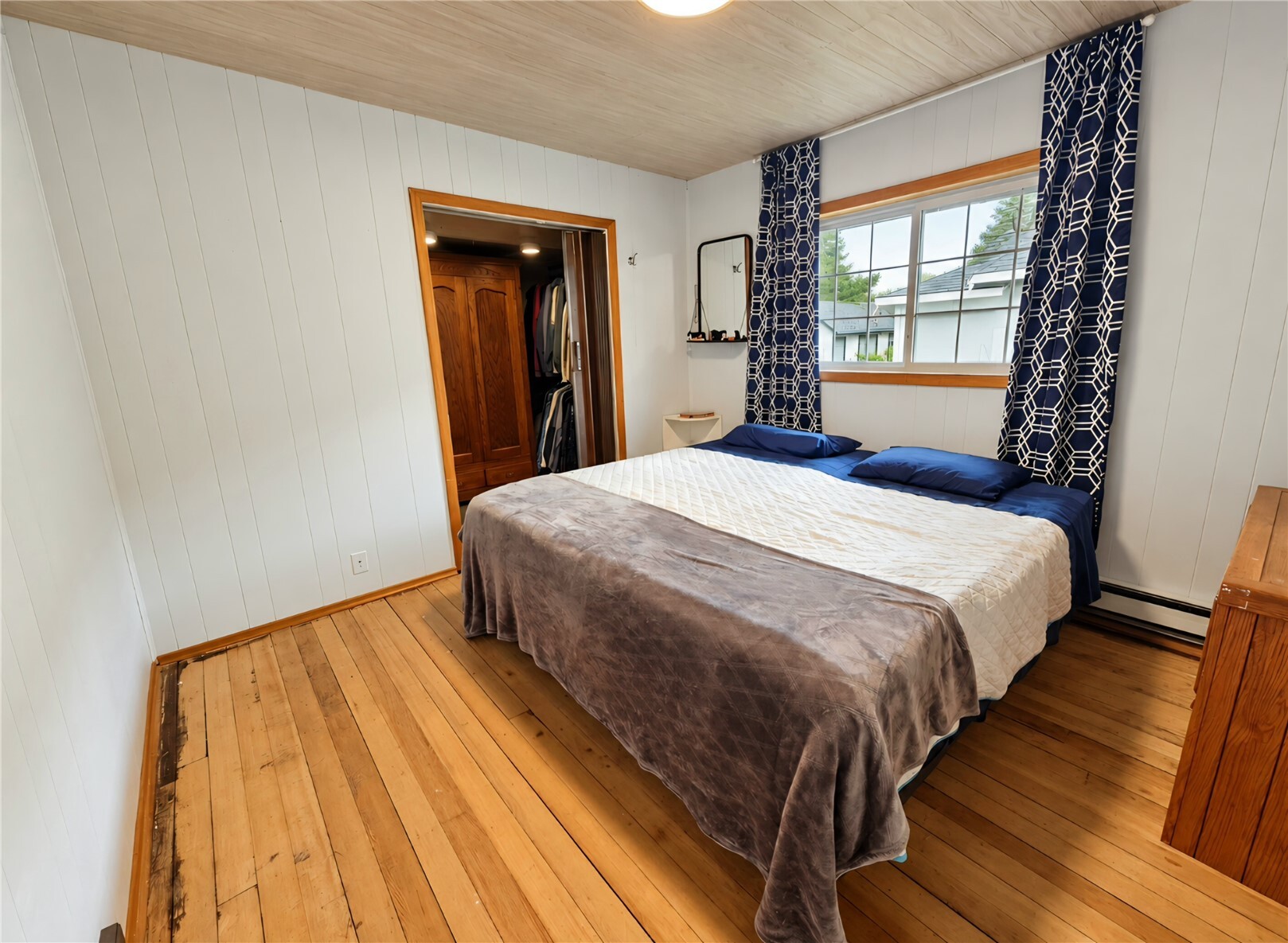 300 Standford Avenue Property Photo 14