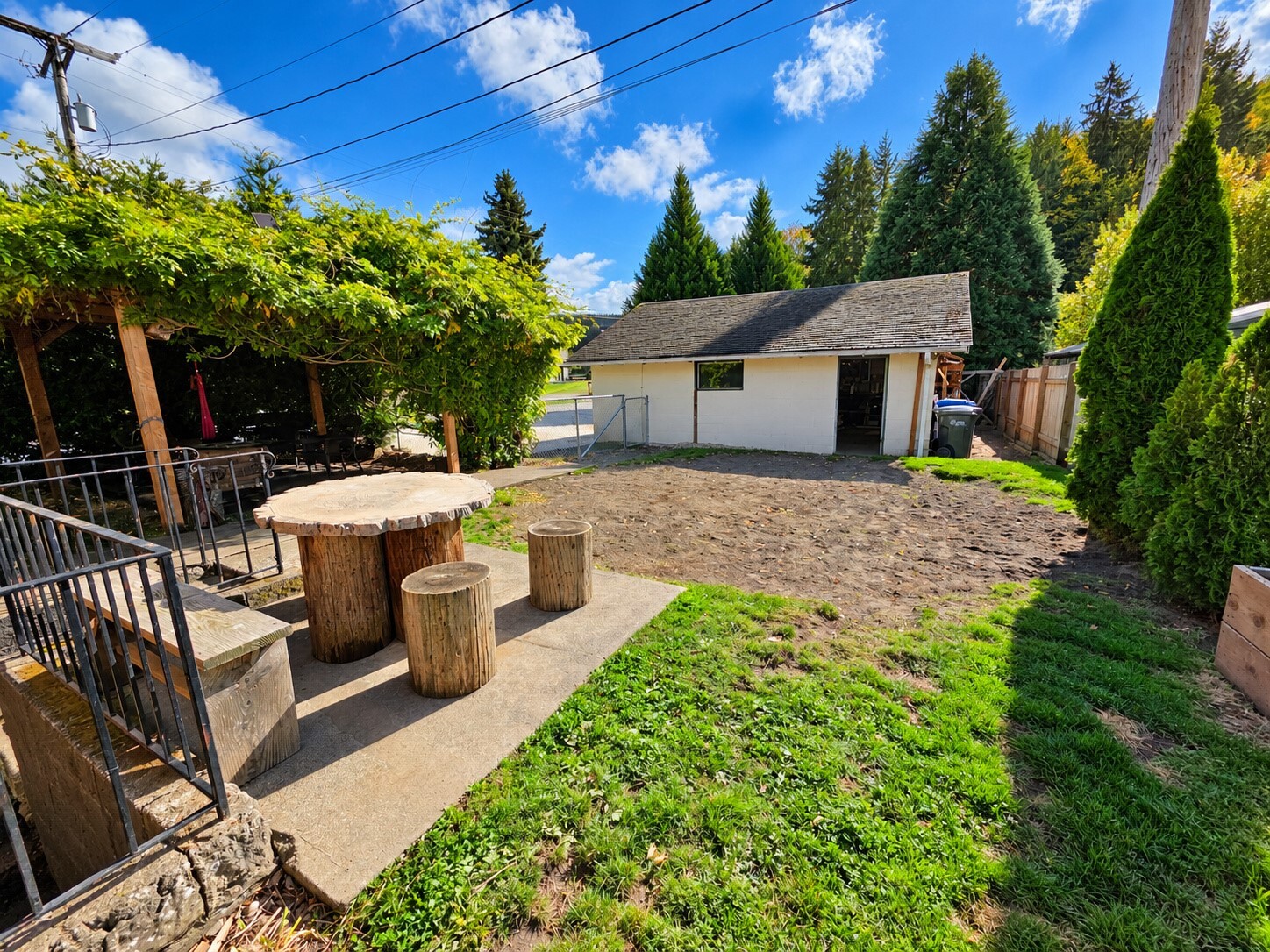 300 Standford Avenue Property Photo 28