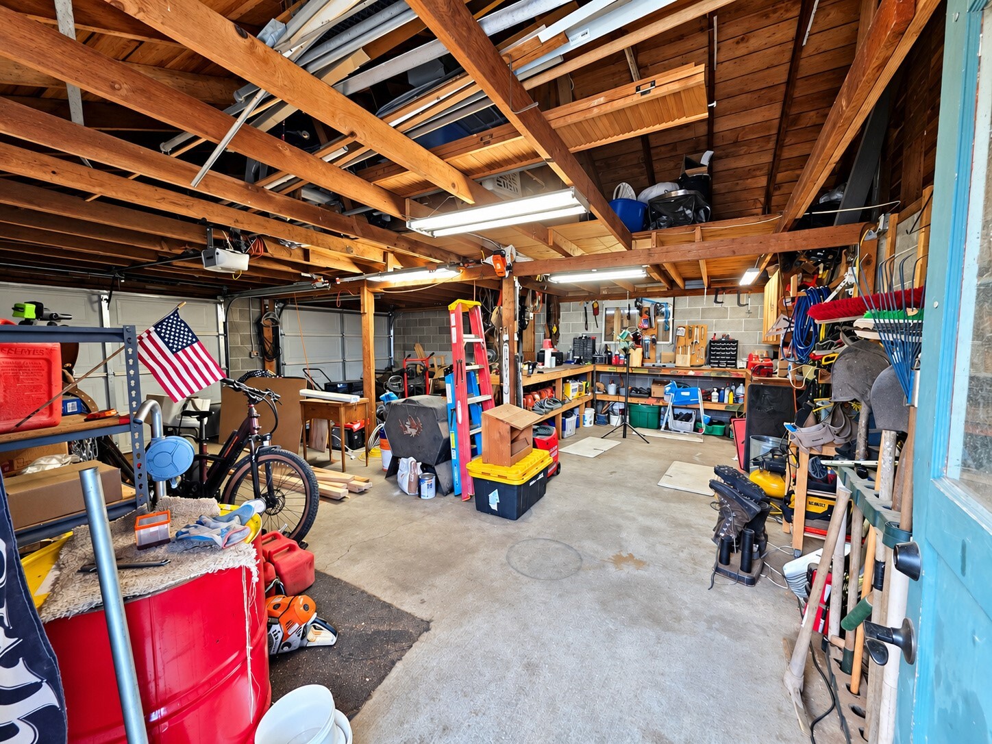 300 Standford Avenue Property Photo 32