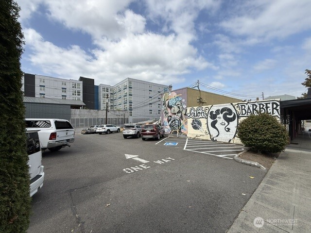 1420 Hewitt Avenue Property Photo 3