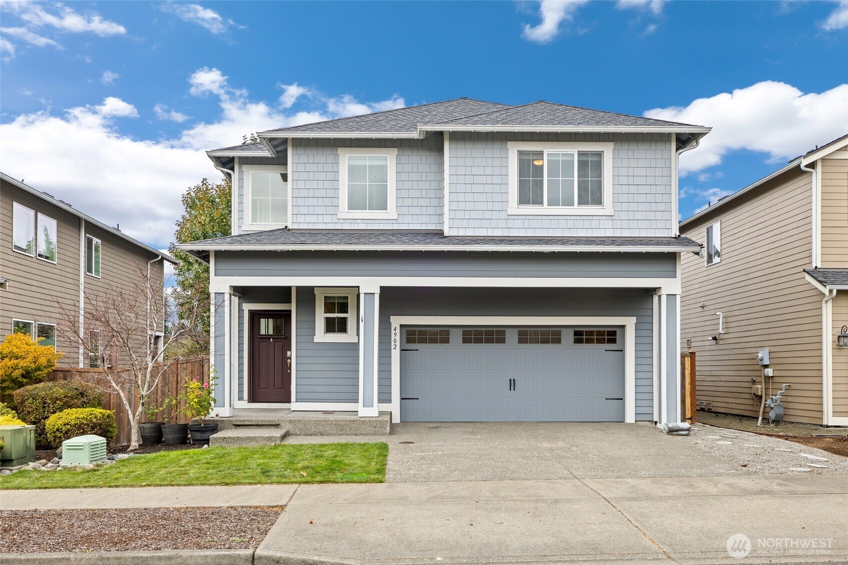 4902 4th Way Property Photo 1
