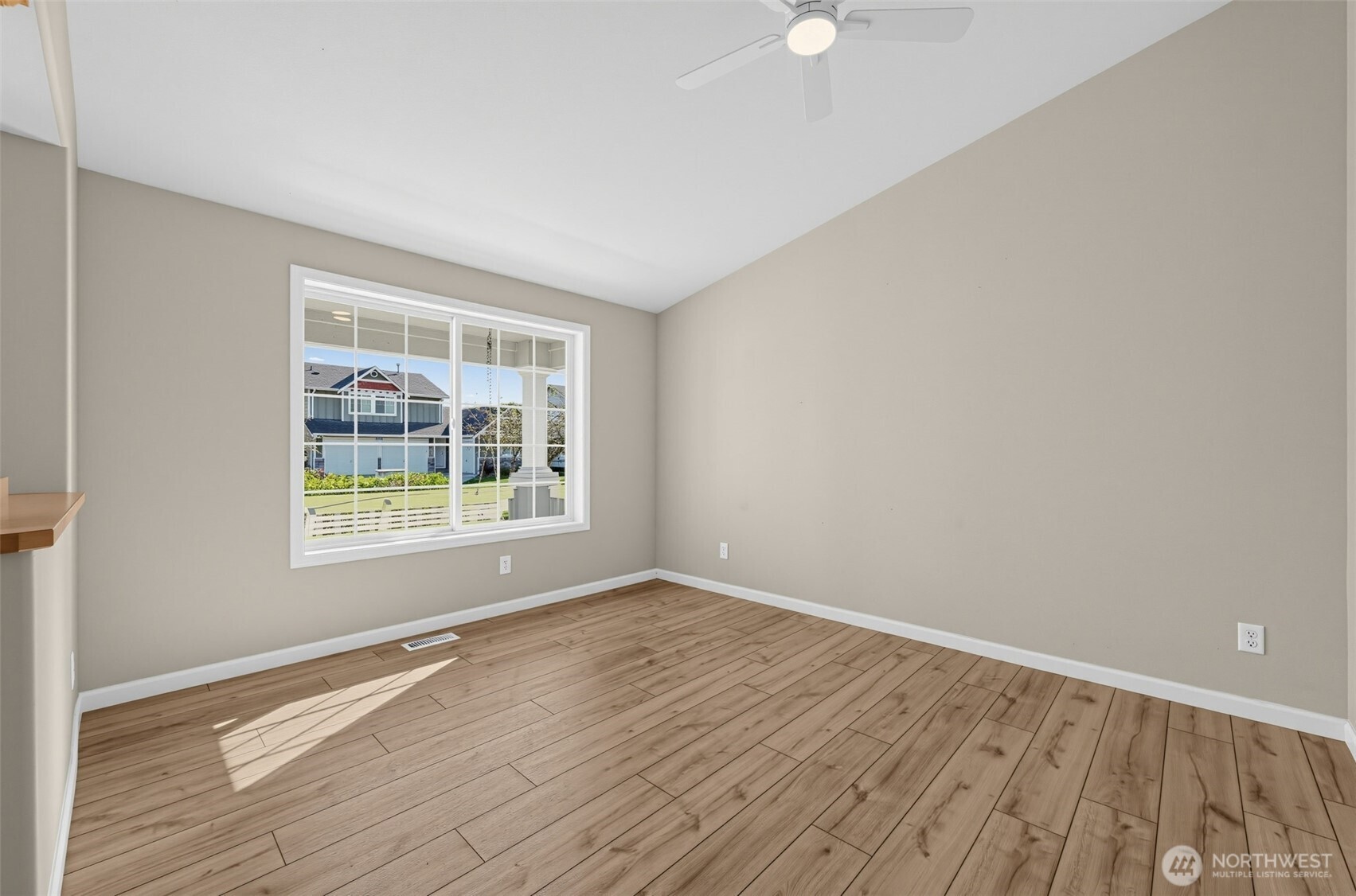 225 Brittany Street Property Photo 7