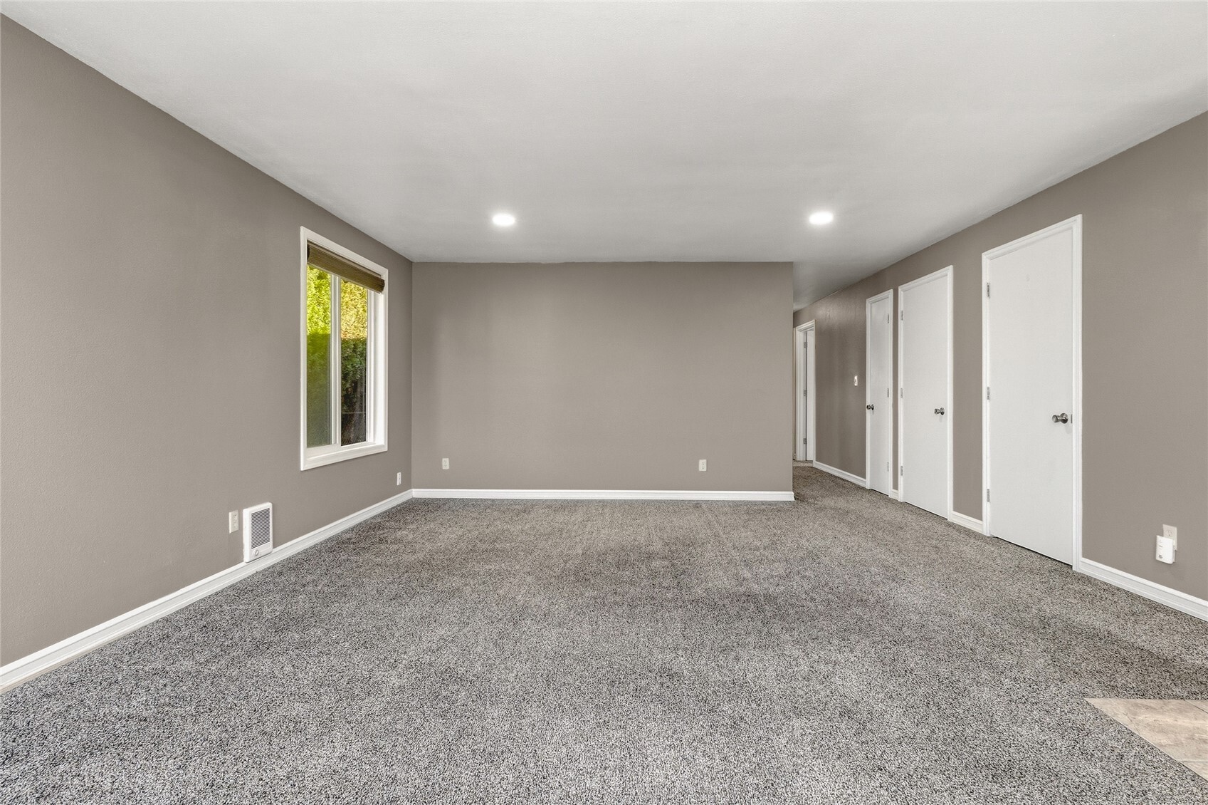 630 Clark Street Property Photo 4