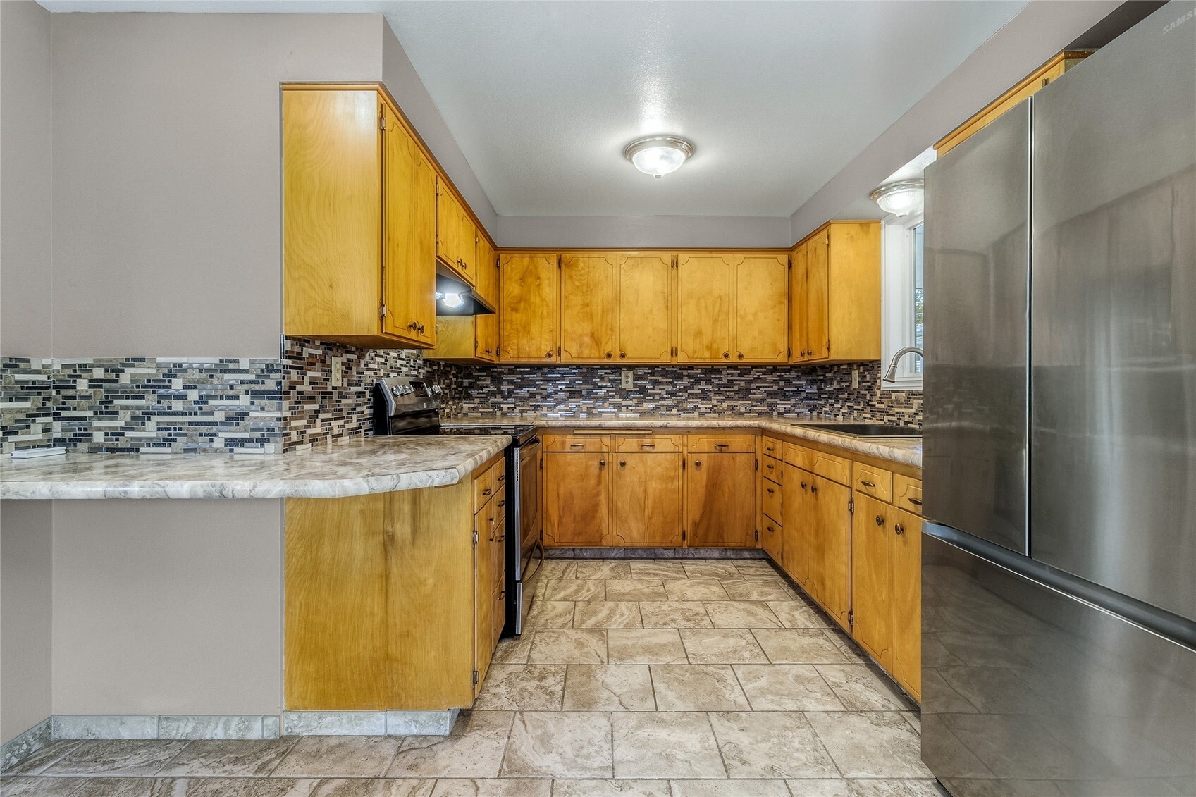 630 Clark Street Property Photo 8