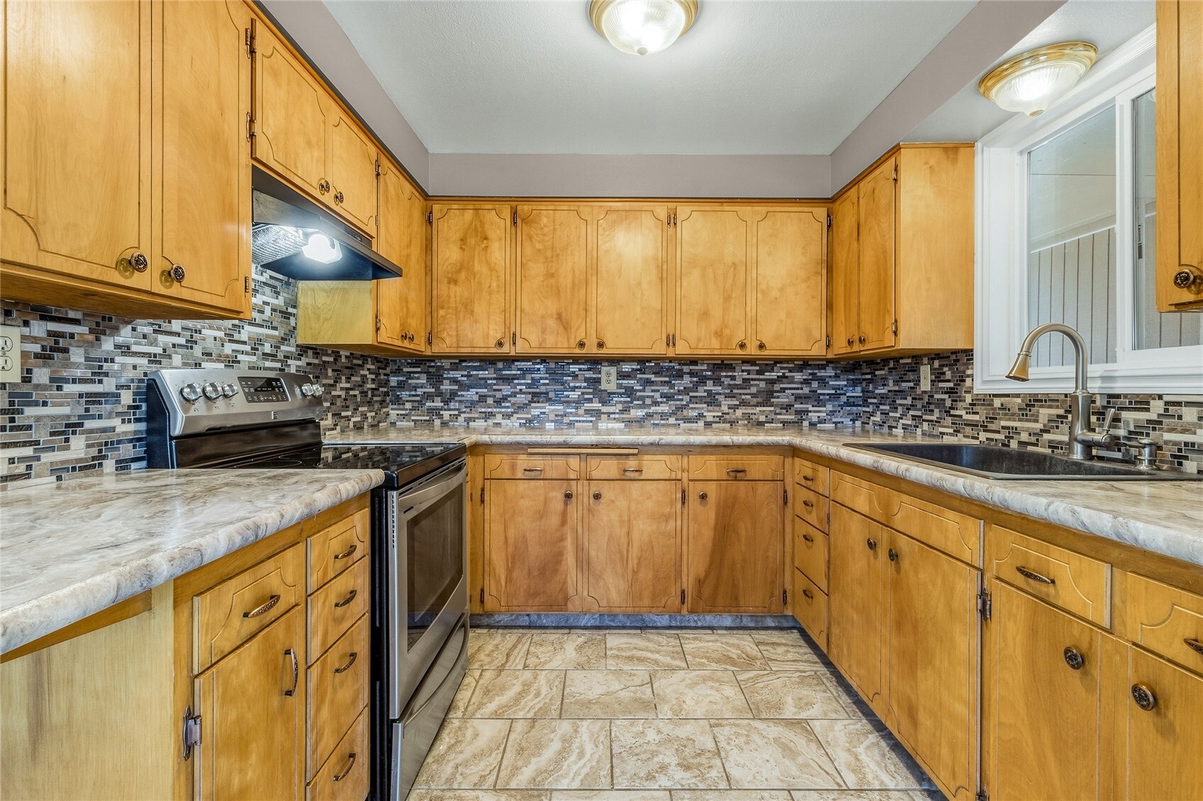 630 Clark Street Property Photo 9