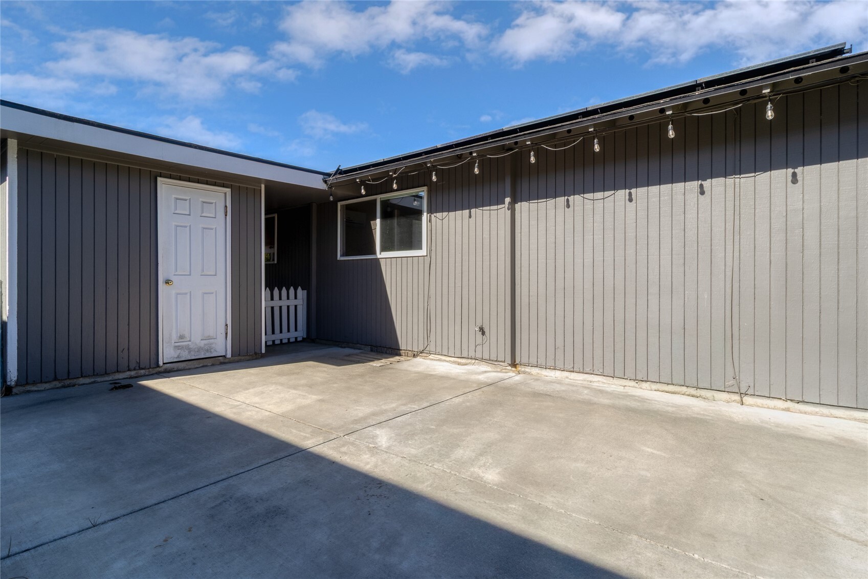 630 Clark Street Property Photo 18