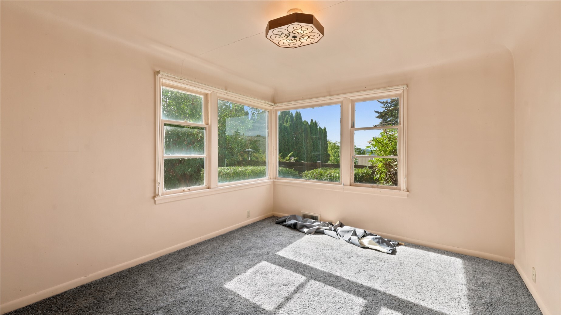 1307 N 32nd Street Property Photo 9