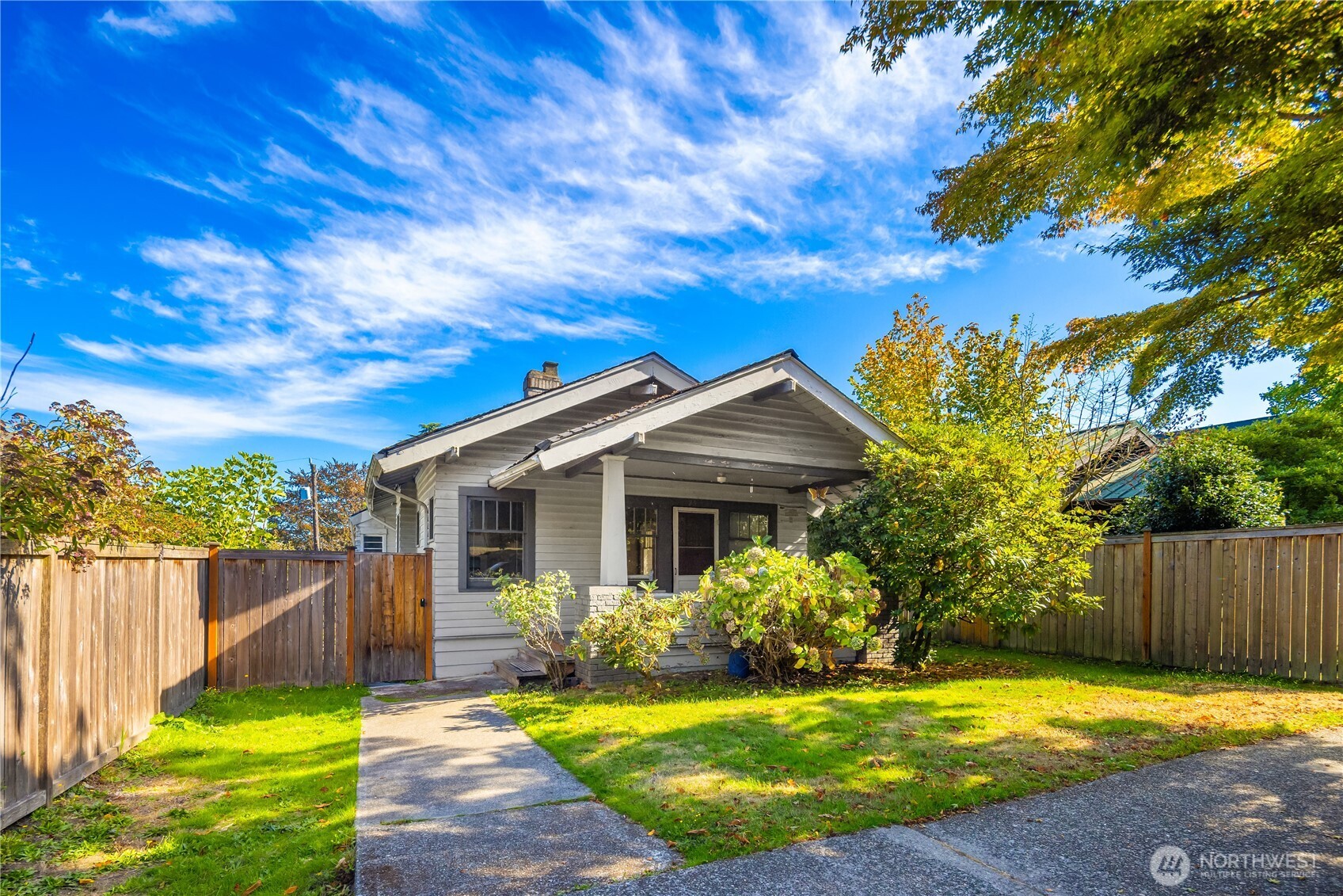 2570 5th Avenue Property Photo 1