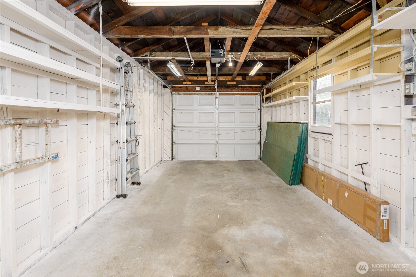 126 W 6th Street Property Photo 38