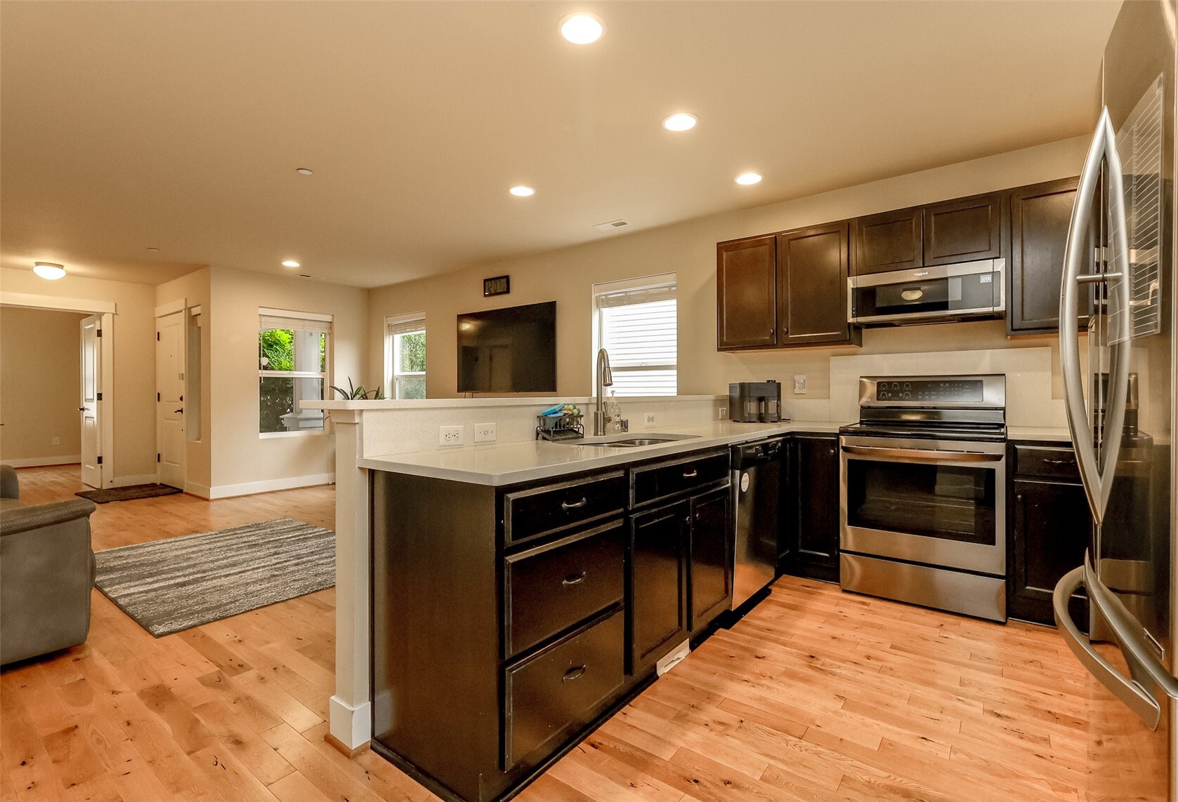 1183 Swan Loop Property Photo 8