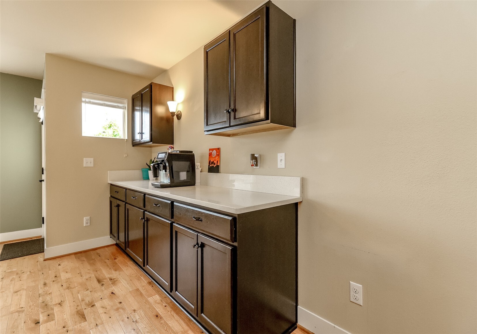 1183 Swan Loop Property Photo 10