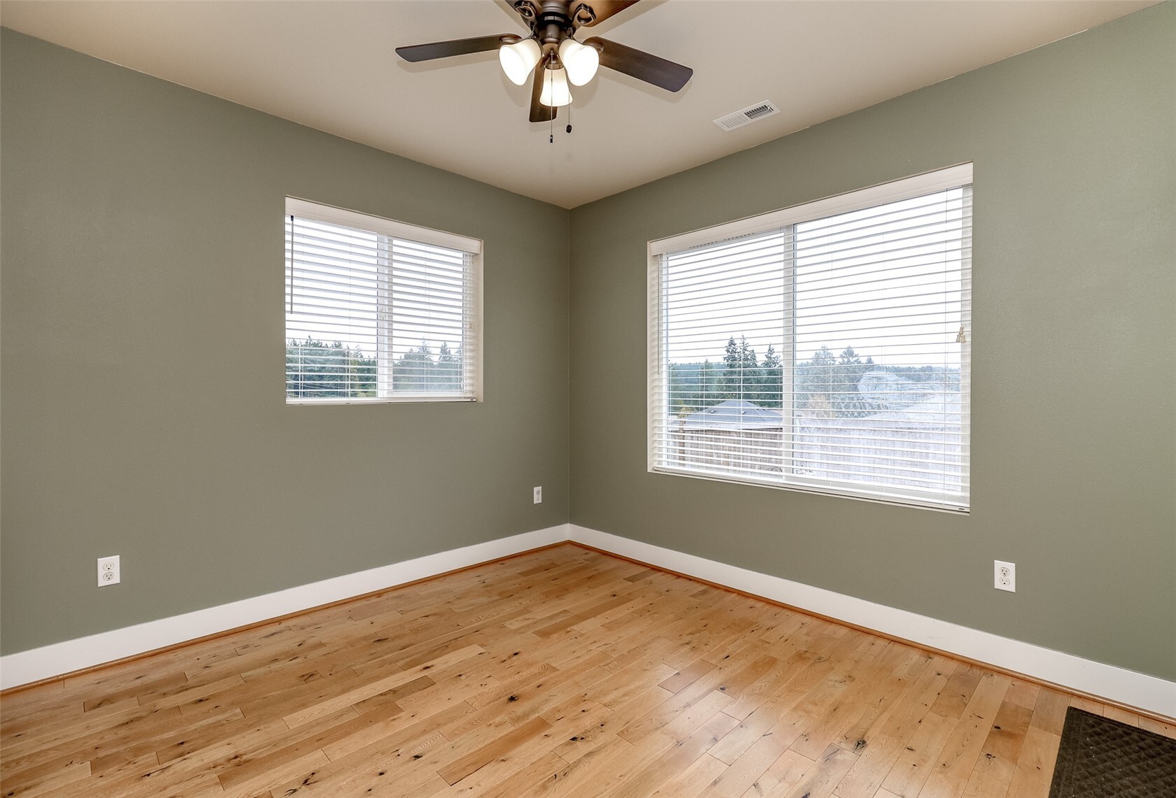 1183 Swan Loop Property Photo 11