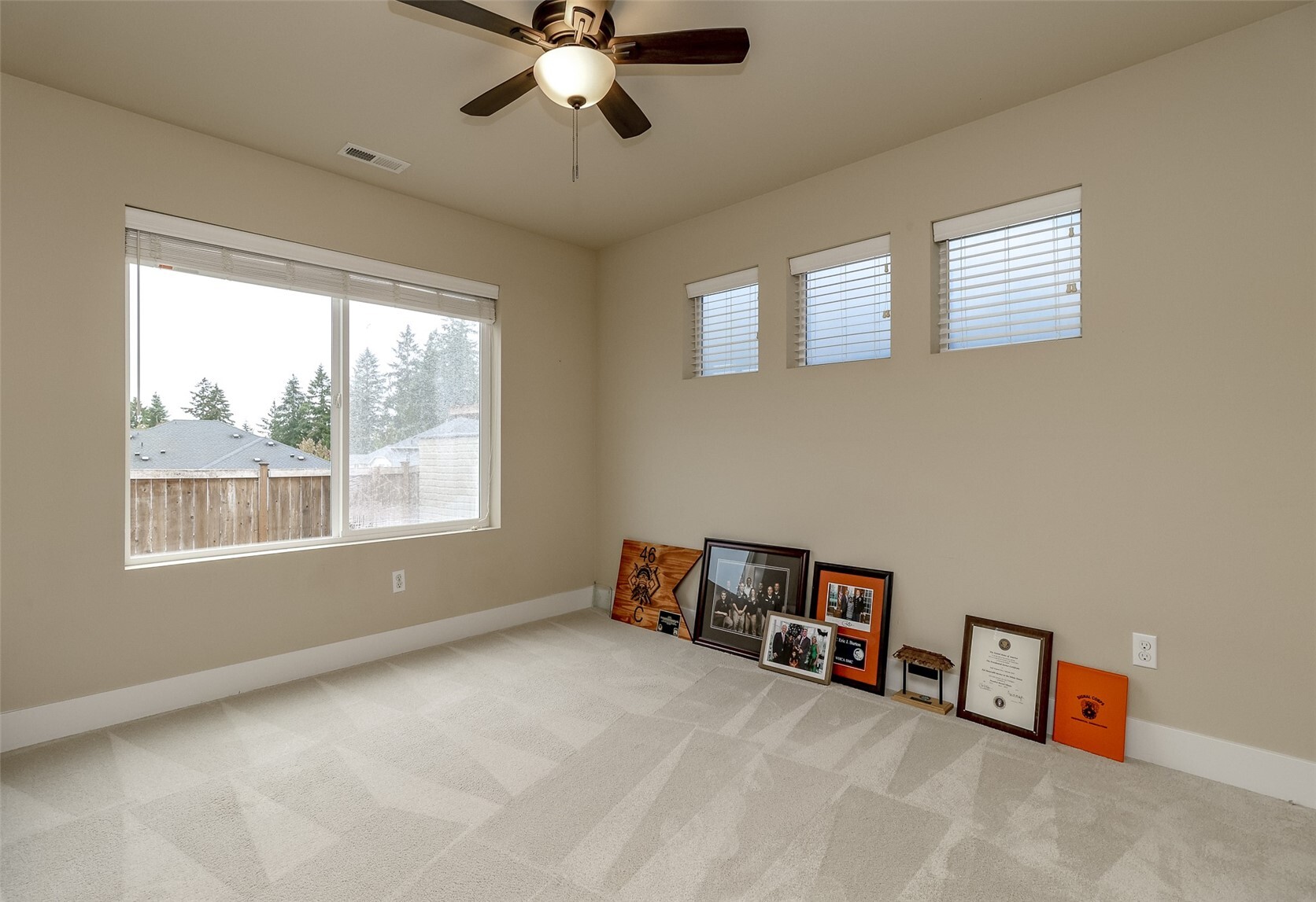 1183 Swan Loop Property Photo 14