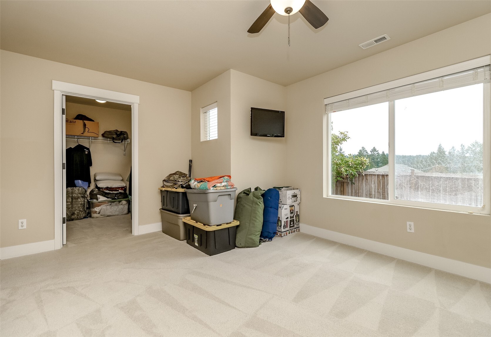 1183 Swan Loop Property Photo 15