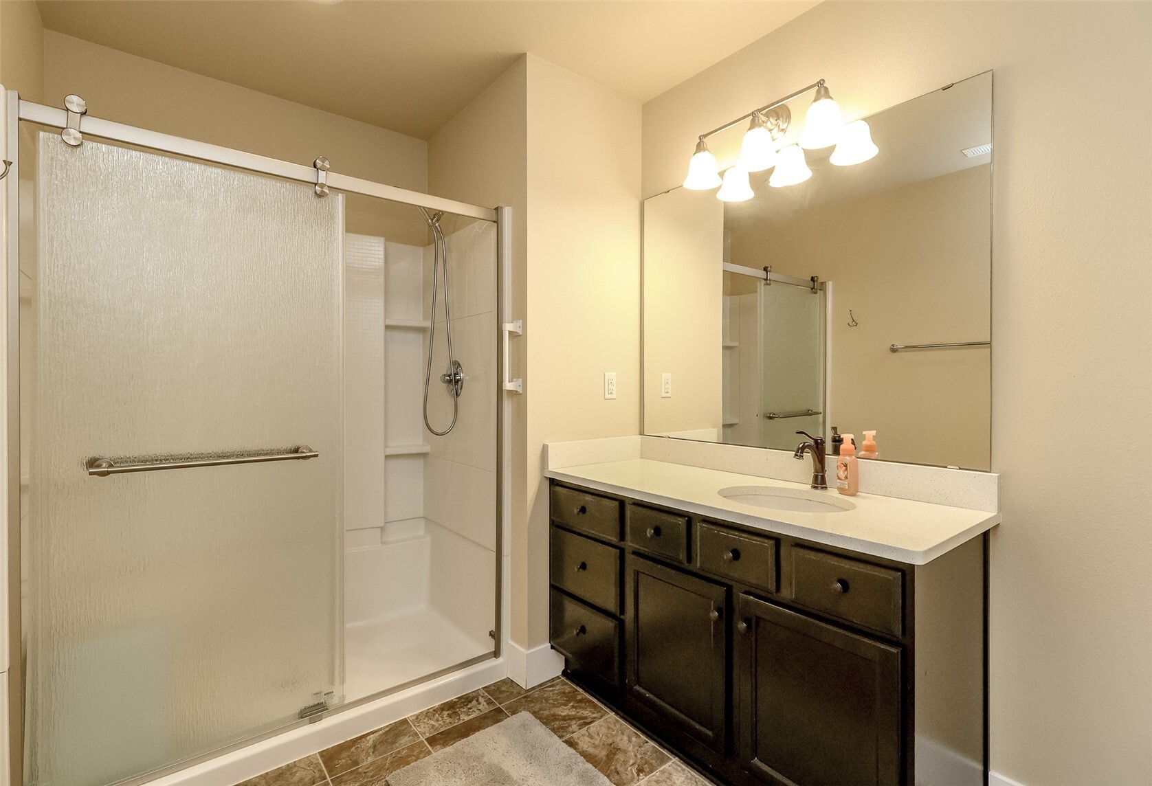 1183 Swan Loop Property Photo 17
