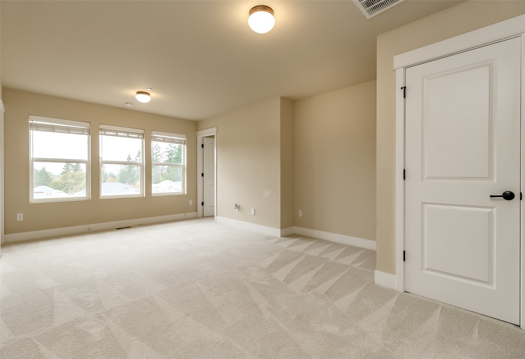 1183 Swan Loop Property Photo 19