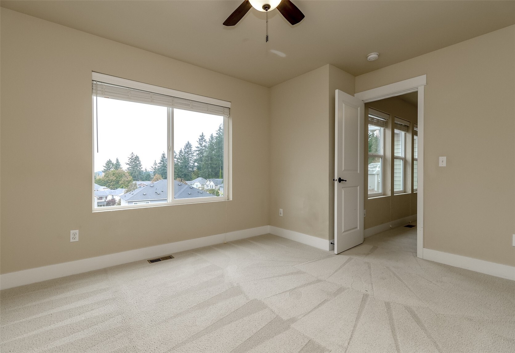 1183 Swan Loop Property Photo 26