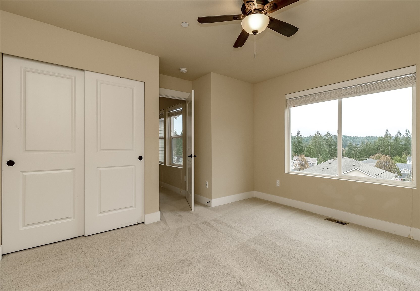 1183 Swan Loop Property Photo 27