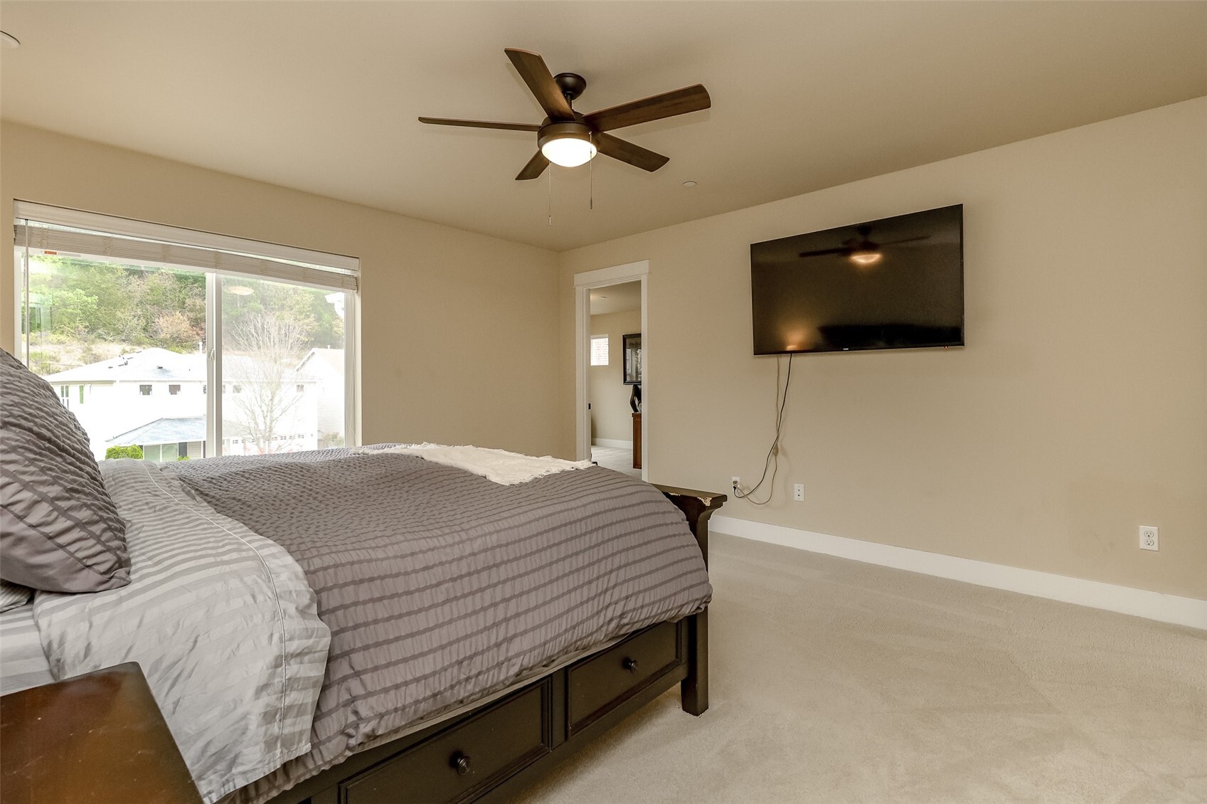 1183 Swan Loop Property Photo 28