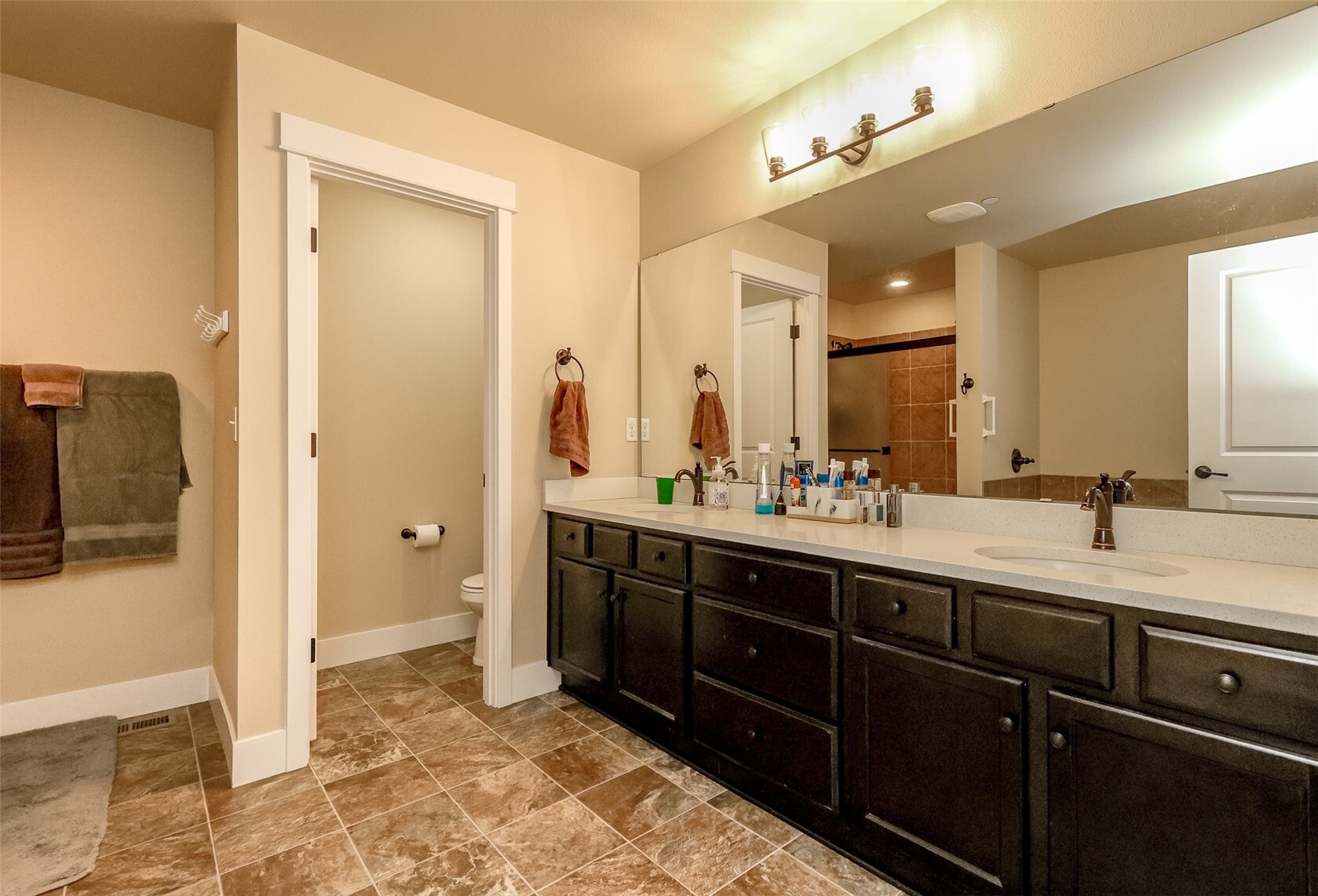 1183 Swan Loop Property Photo 29