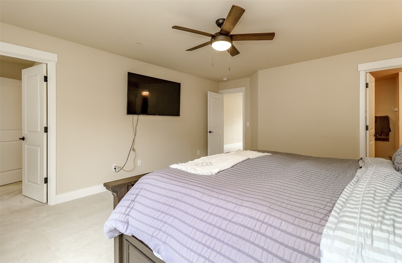 1183 Swan Loop Property Photo 34