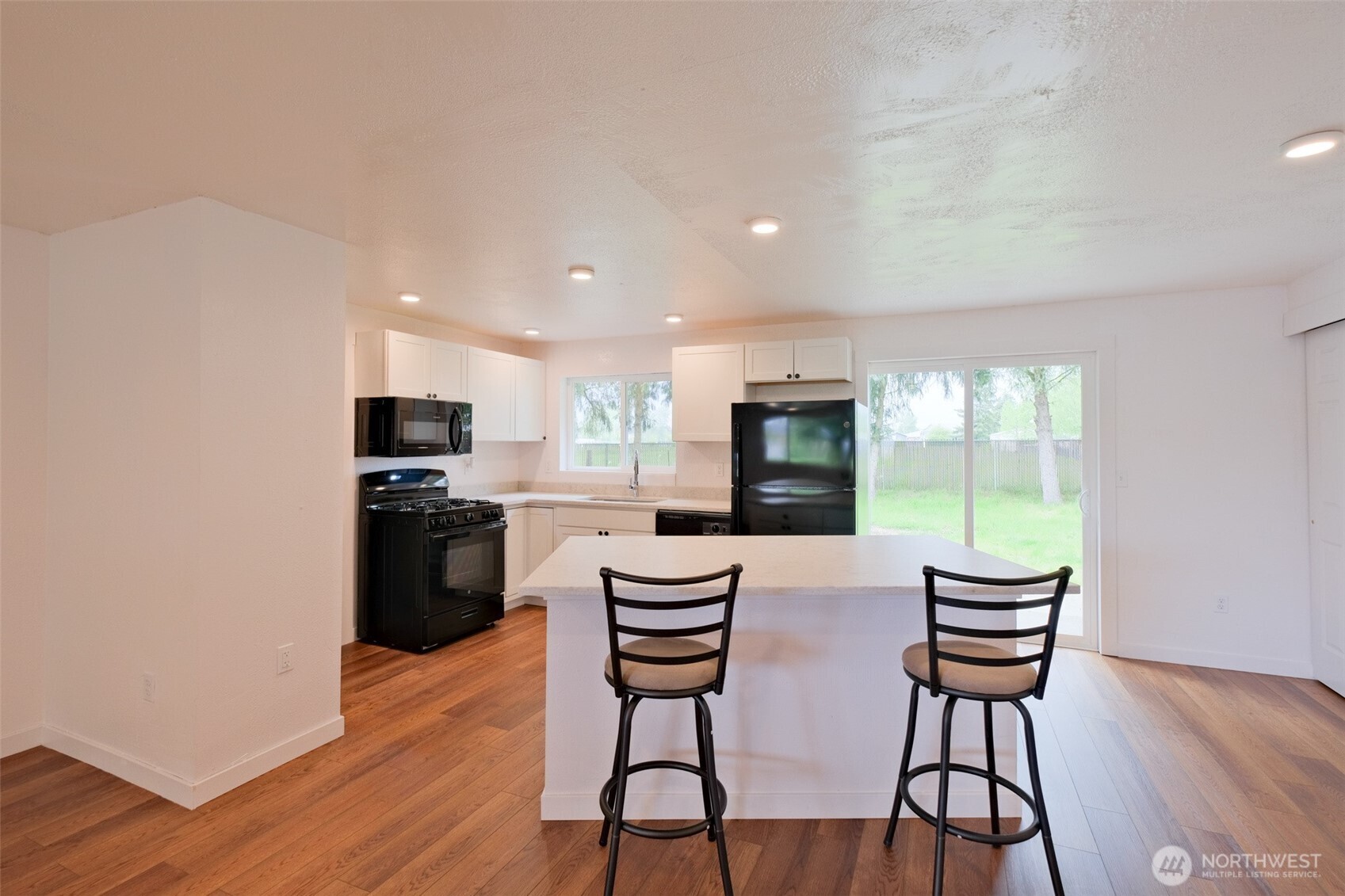 10117 Grove Road Property Photo 4