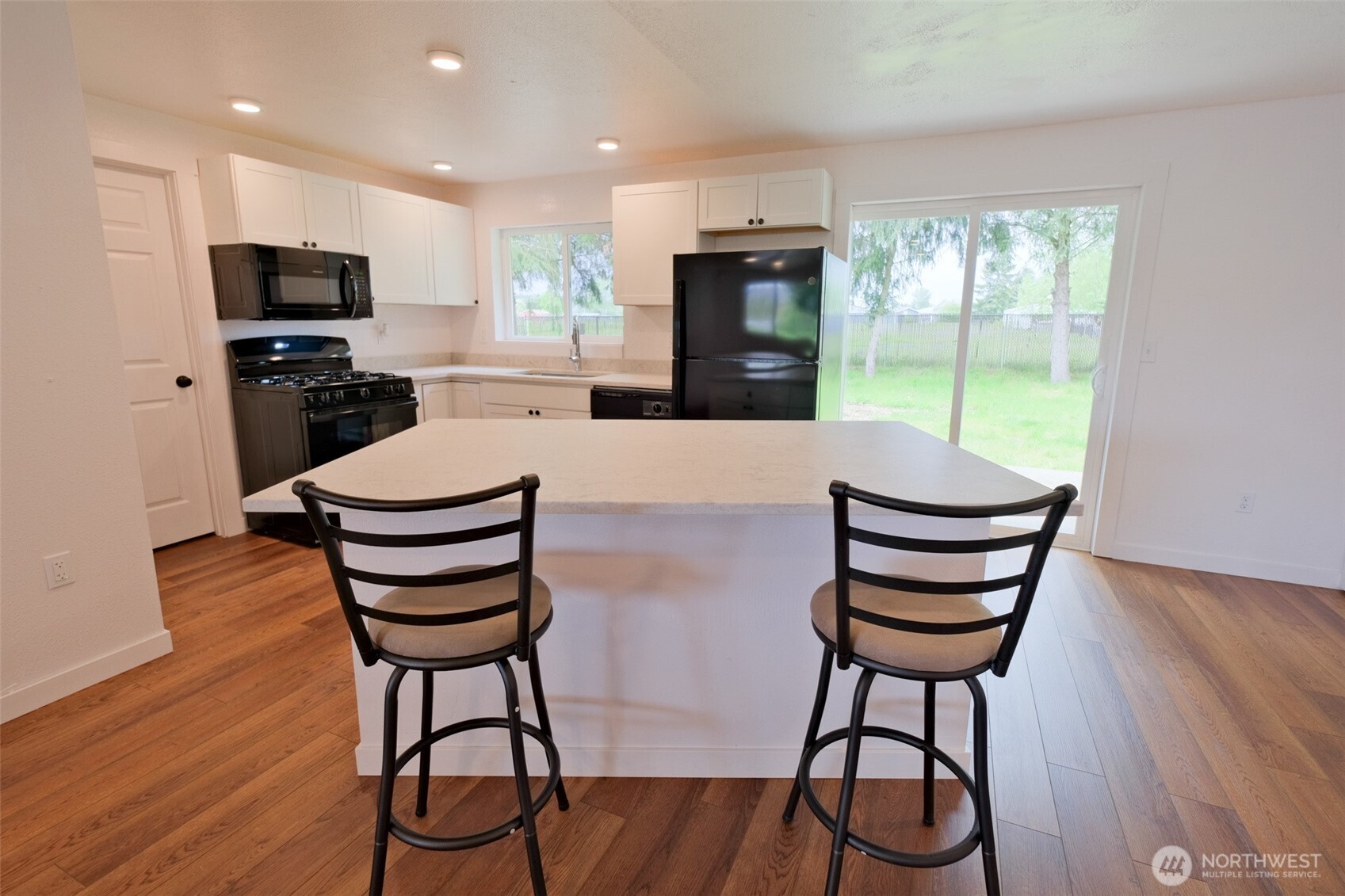 10117 Grove Road Property Photo 5