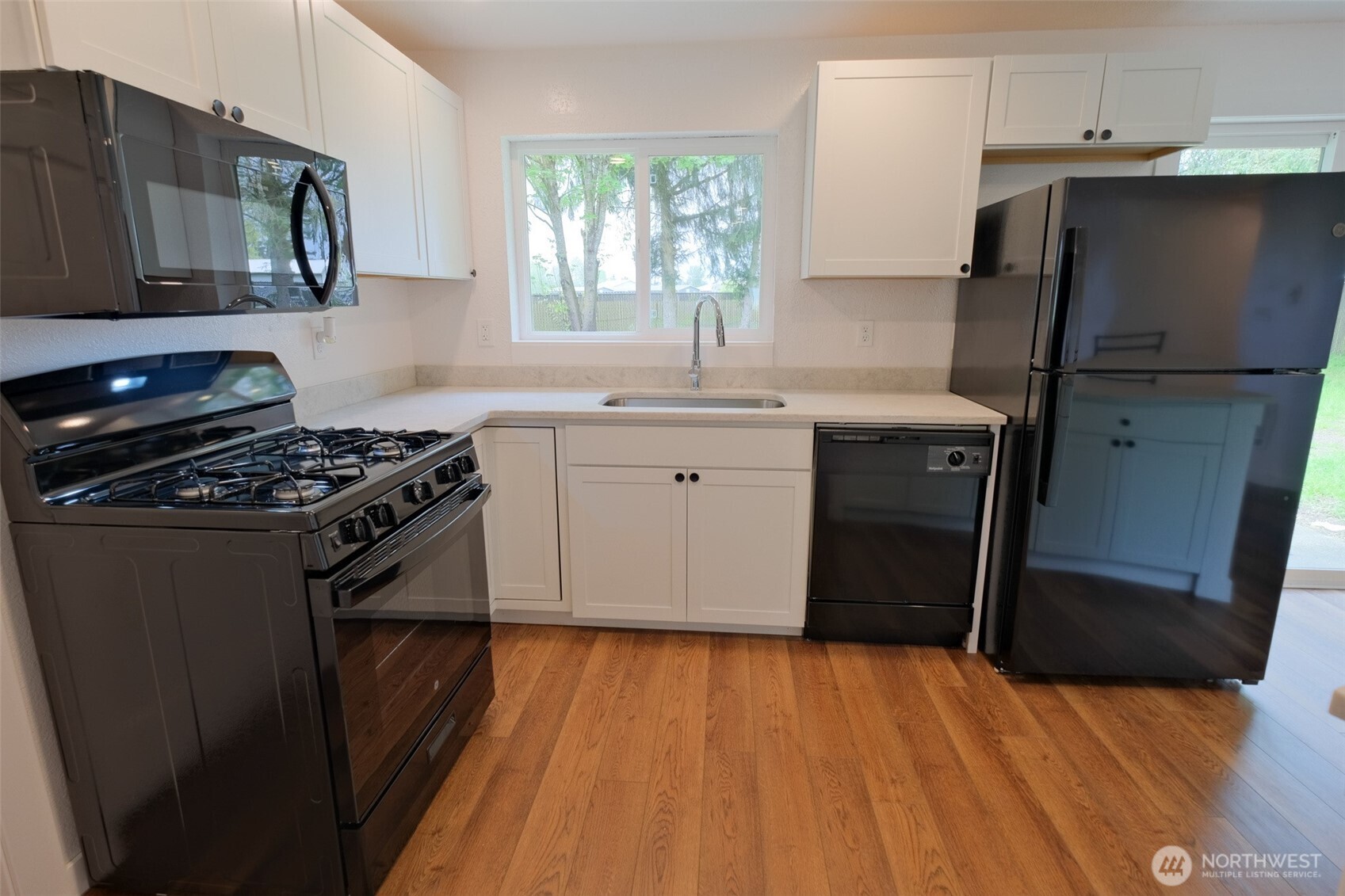 10117 Grove Road Property Photo 7