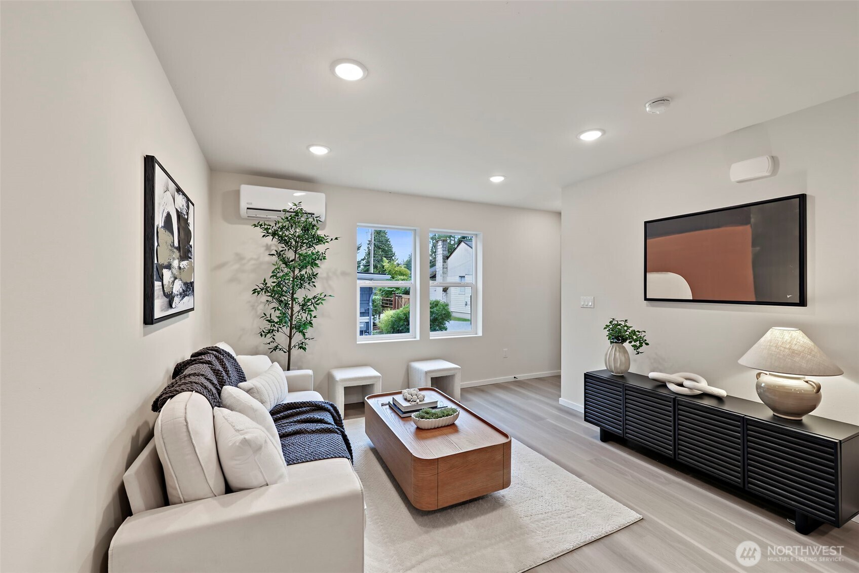 14049 1st Avenue Property Photo 3