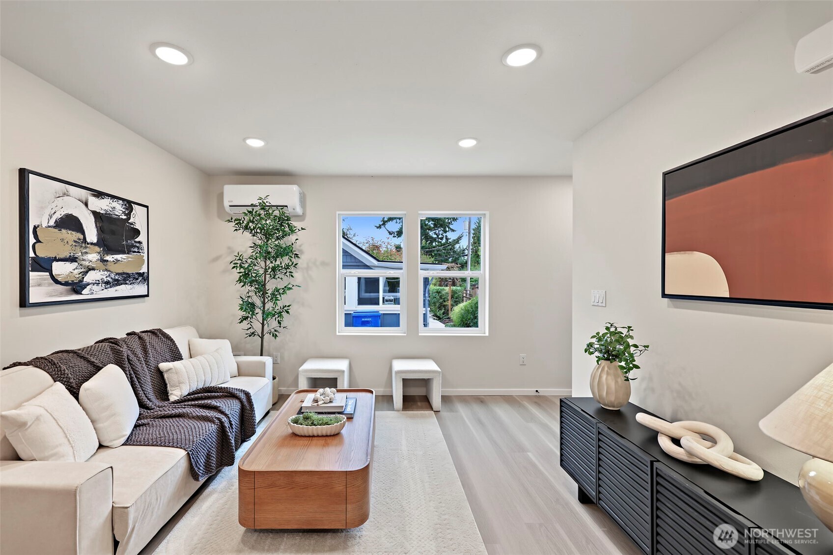 14049 1st Avenue Property Photo 4