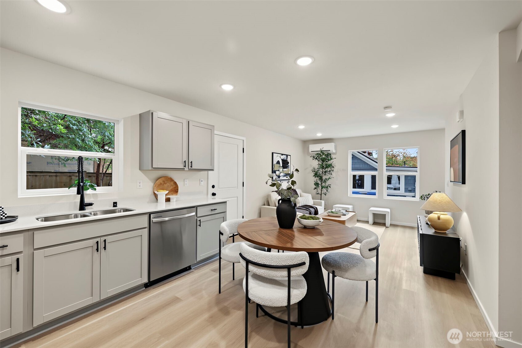 14049 1st Avenue Property Photo 6