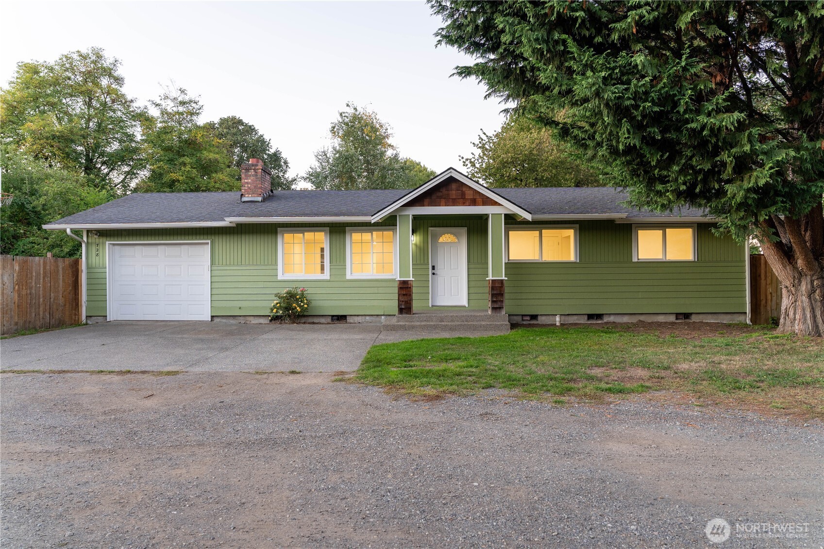 728 5th Avenue Property Photo 3