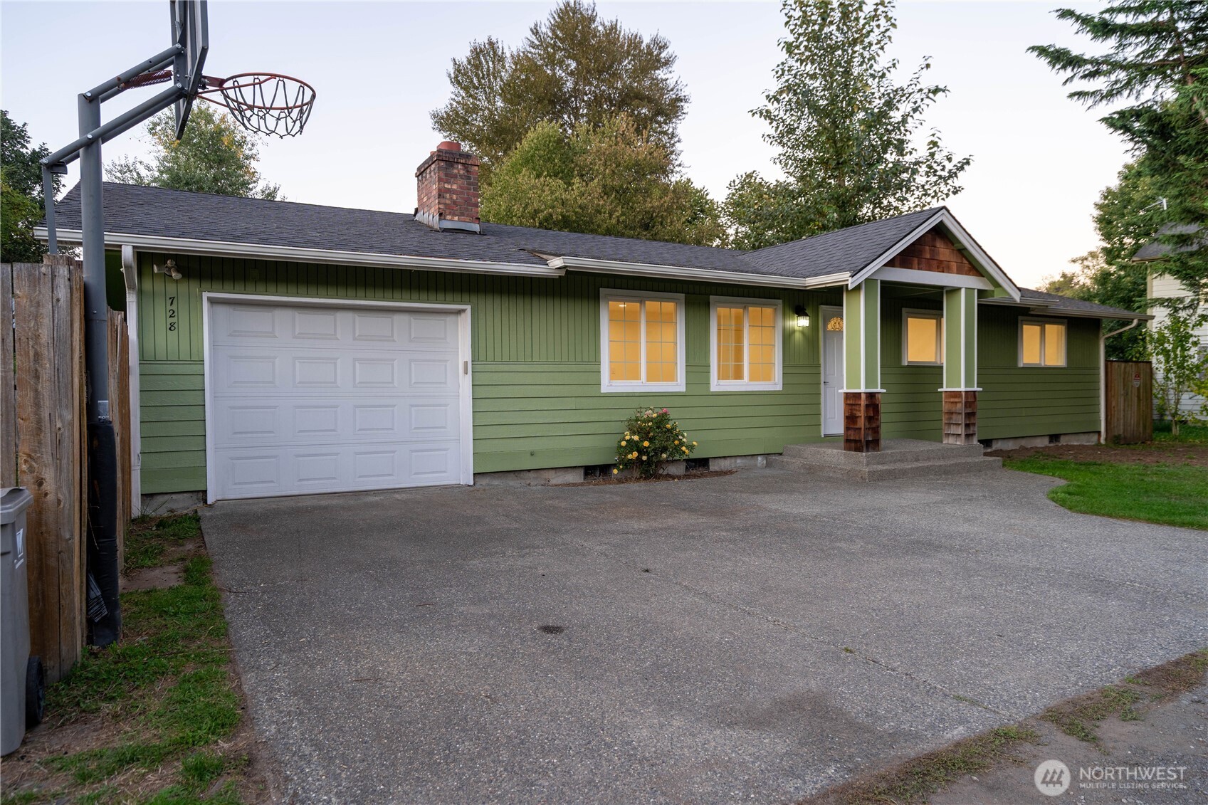 728 5th Avenue Property Photo 4