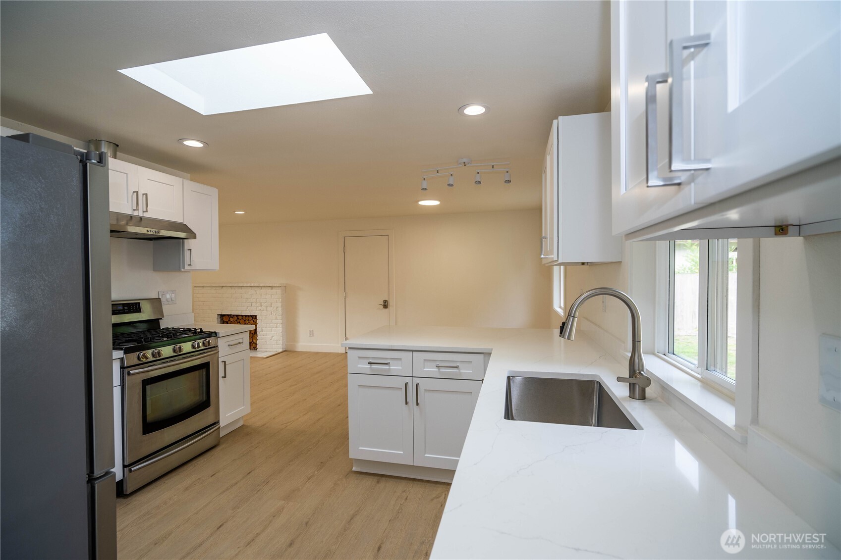 728 5th Avenue Property Photo 10