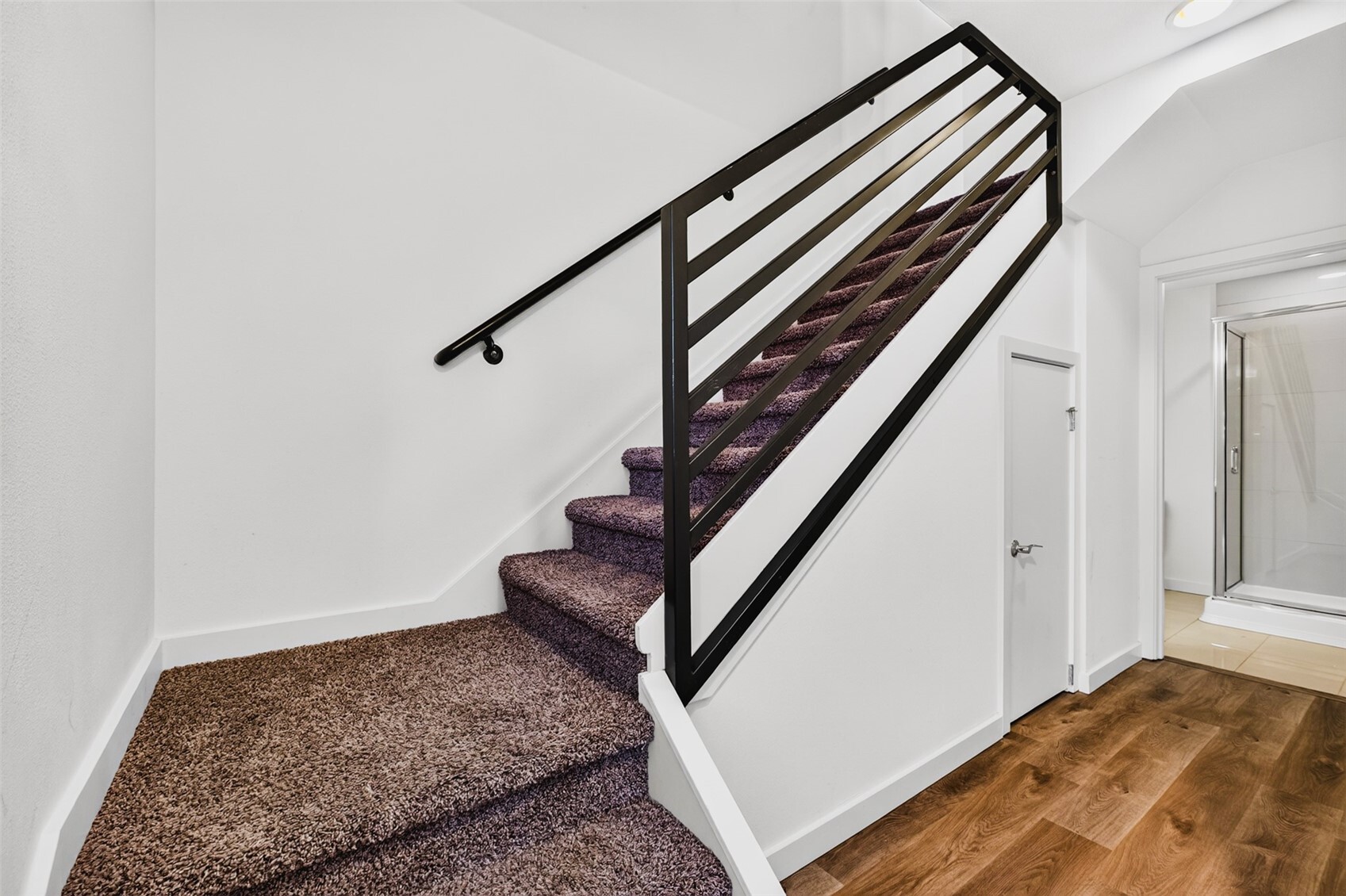 1214 N Northgate Way Property Photo 5