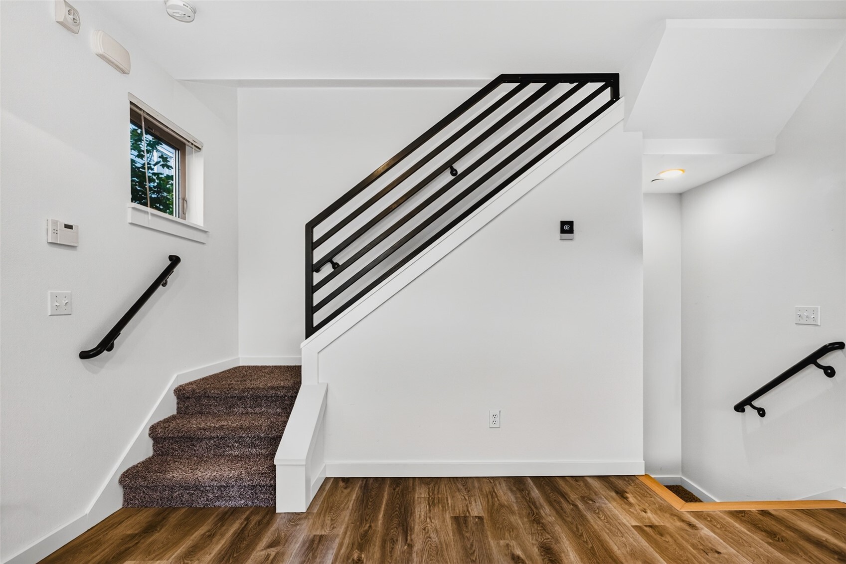 1214 N Northgate Way Property Photo 6