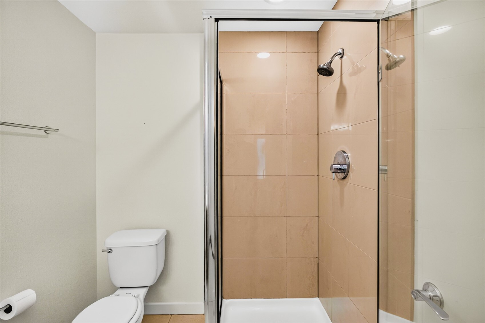 1214 N Northgate Way Property Photo 26