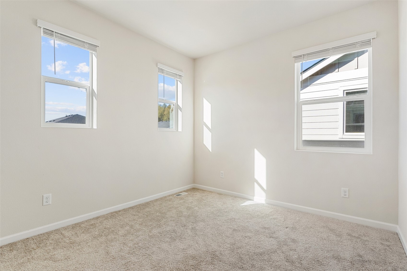 7483 87th Dr Ne Property Photo 16