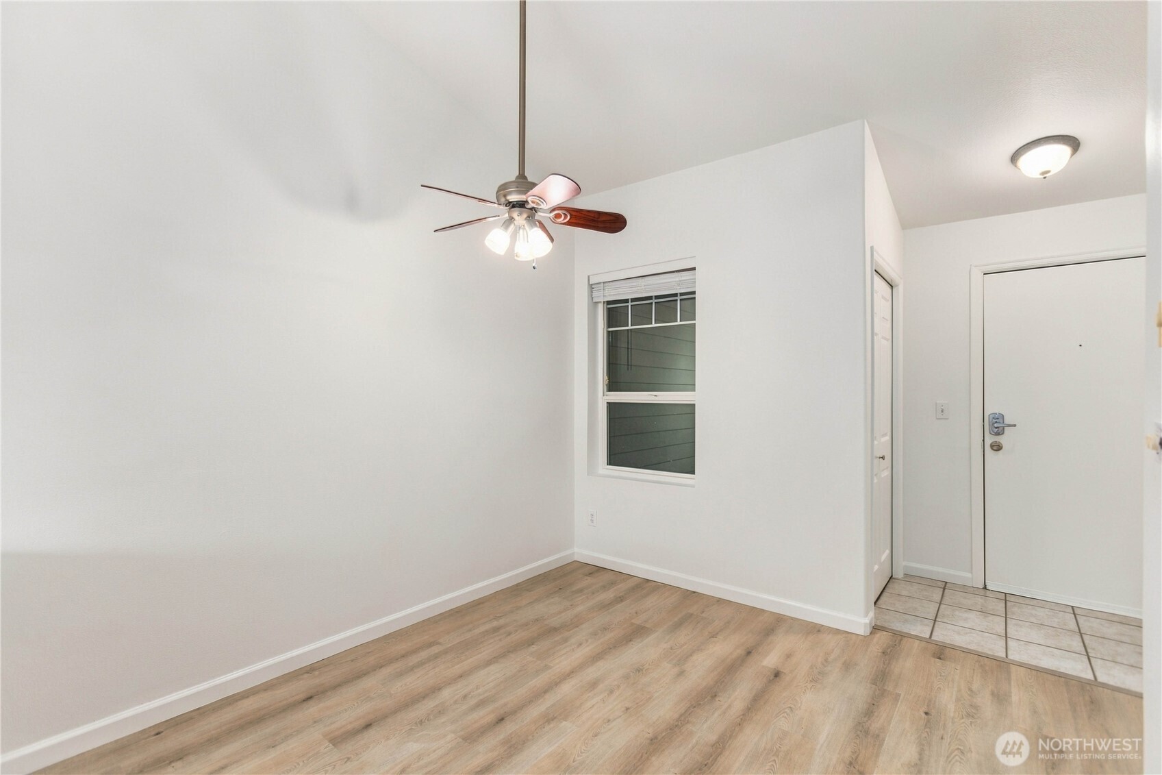 18501 Se Newport Way H336 Property Photo 6