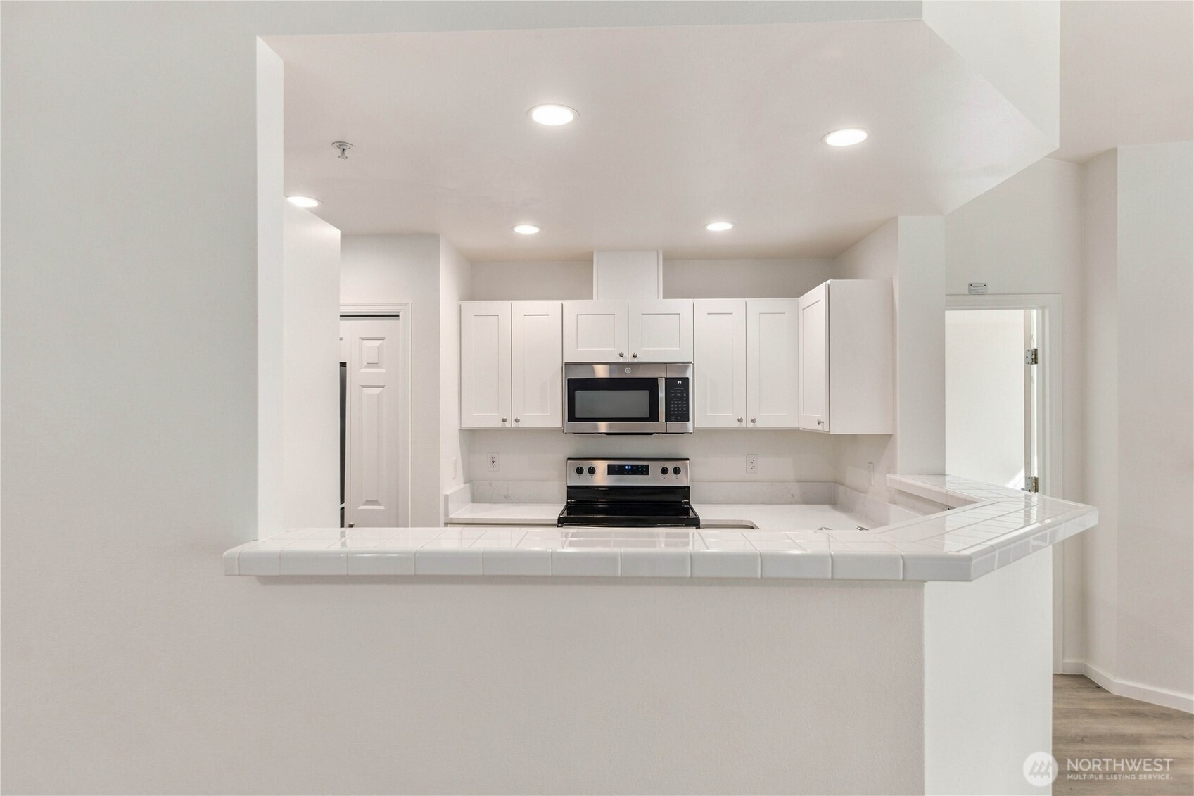 18501 Se Newport Way H336 Property Photo 15