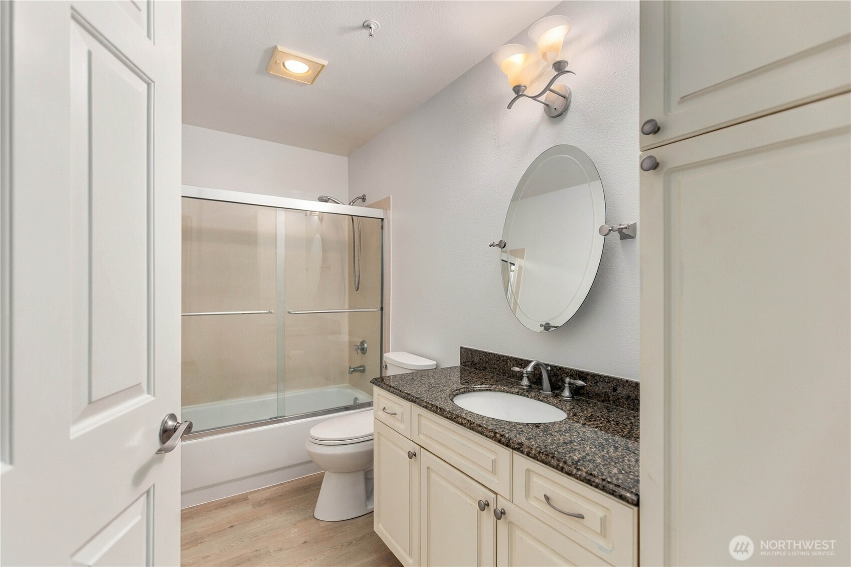 18501 Se Newport Way H336 Property Photo 20
