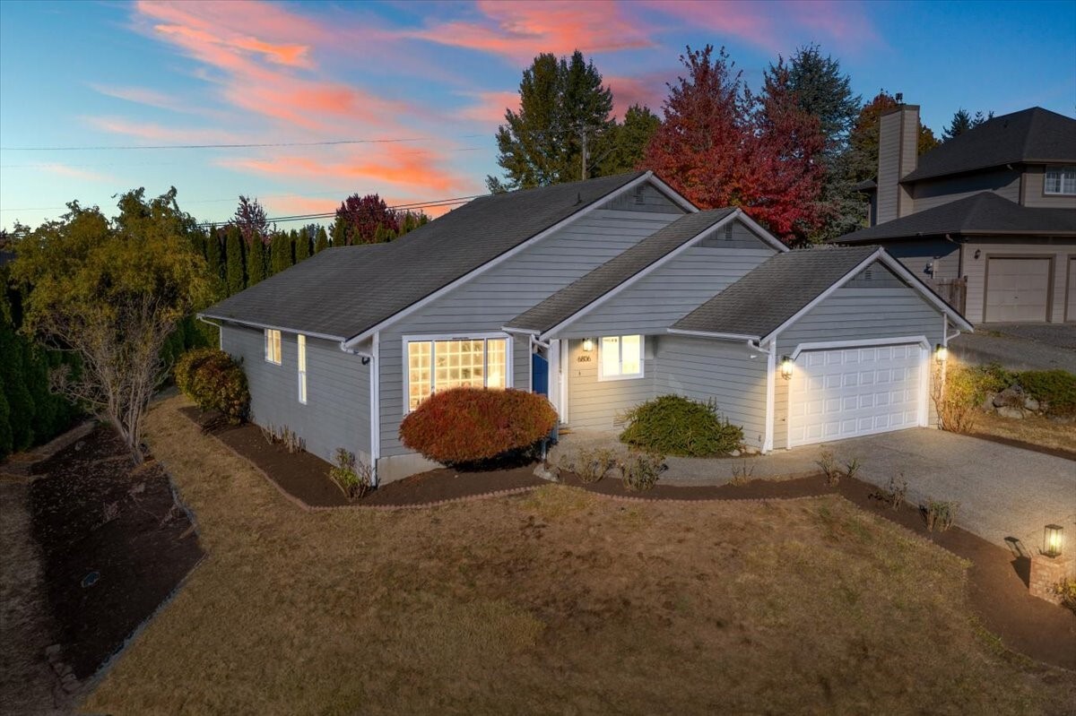 6806 63rd Place Property Photo 3