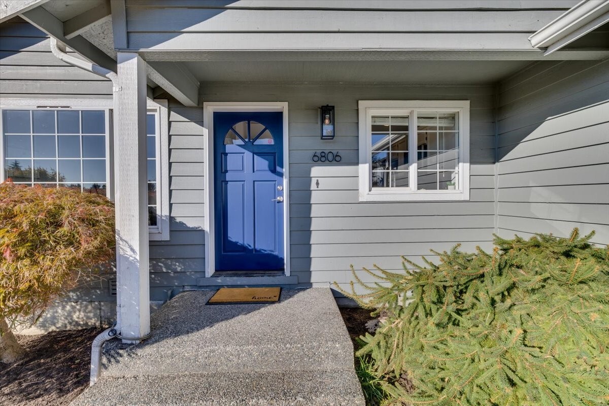 6806 63rd Place Property Photo 4