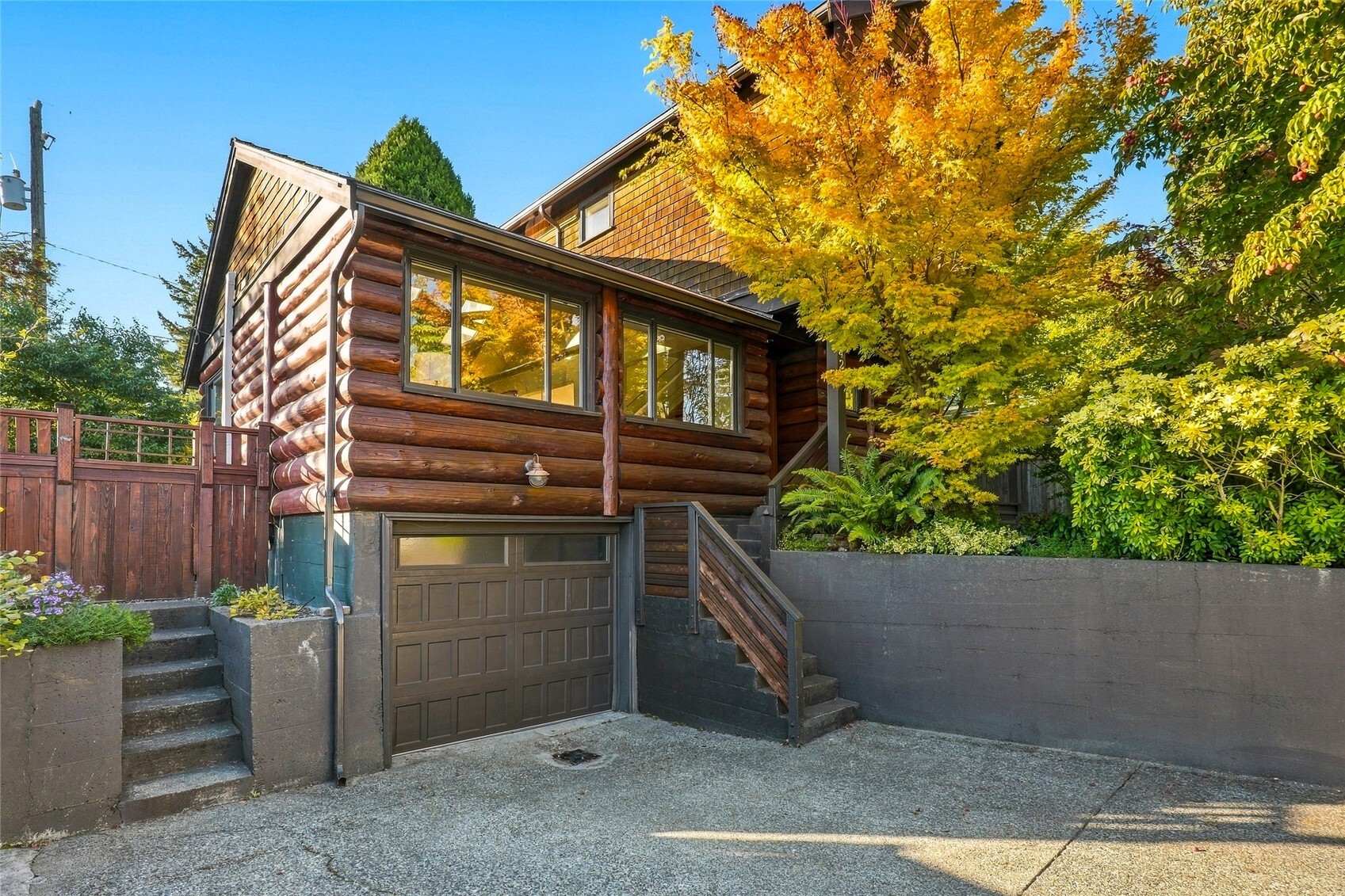 8423 40th Avenue Property Photo 1