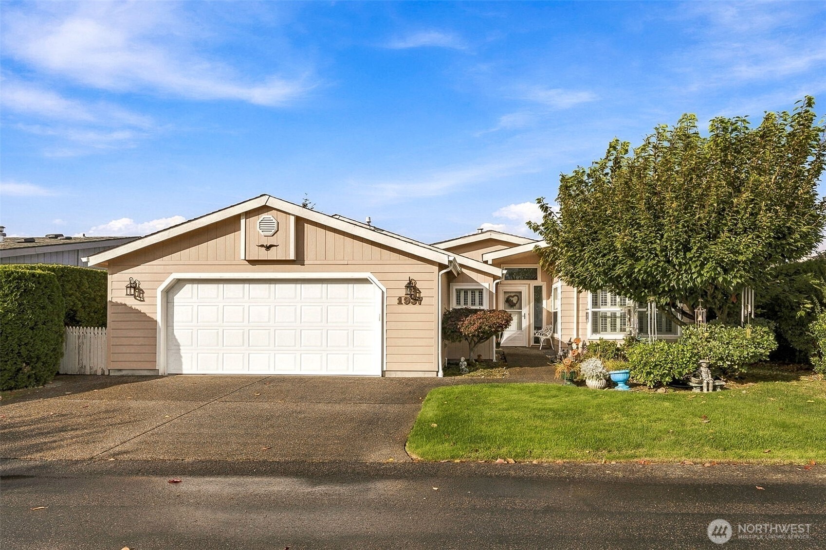 1937 SE Cranberry Lane Property Photo 1