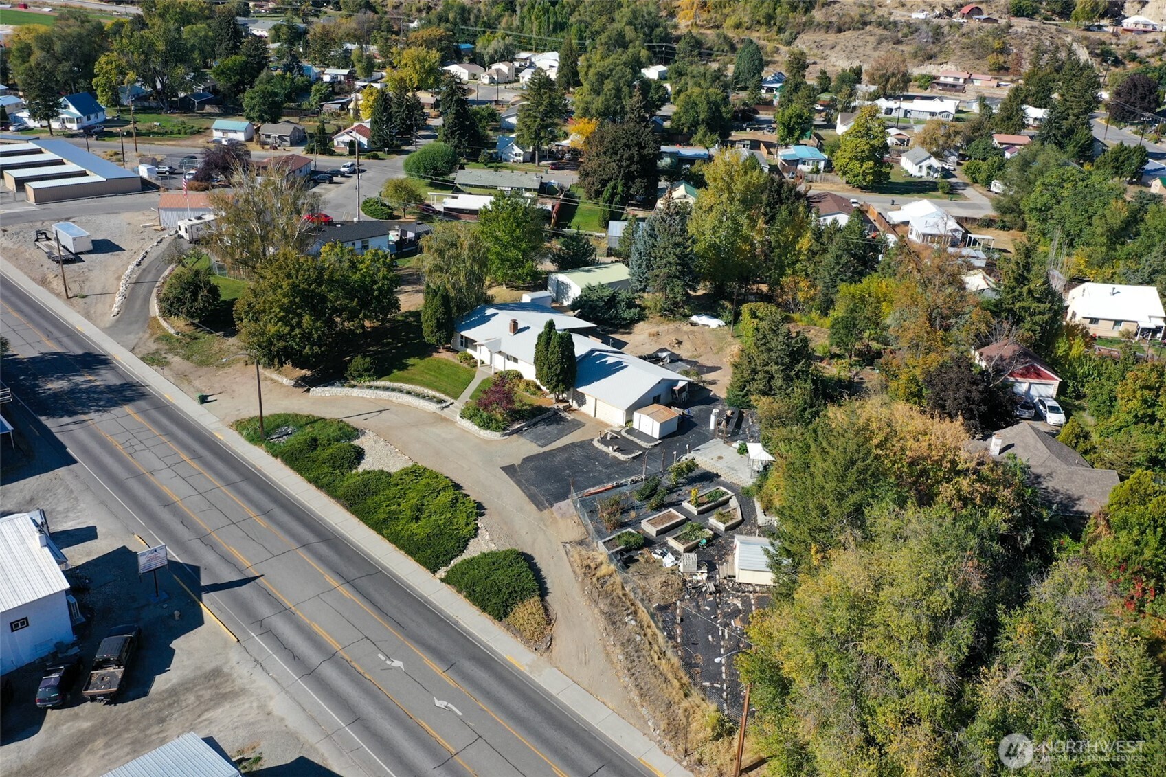 456 Okoma Drive Property Photo 3