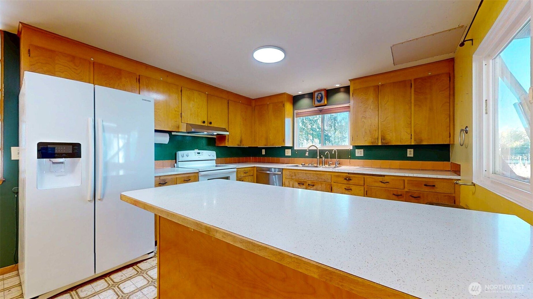 456 Okoma Drive Property Photo 9