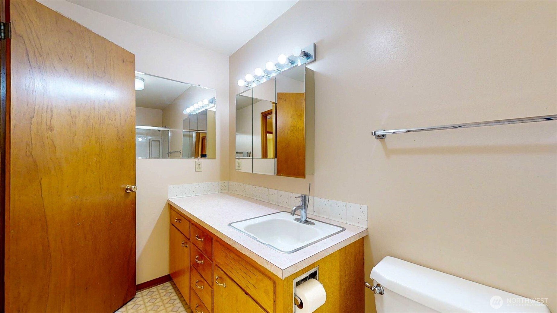 456 Okoma Drive Property Photo 14